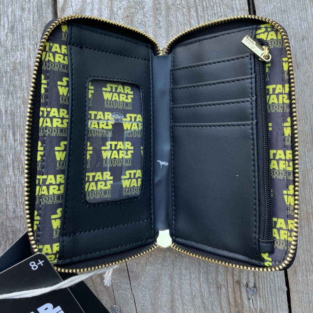 NWT Loungefly Star Wars Zip Around Wallet Galaxy Print Jedi Sith - Picture 3 of 3